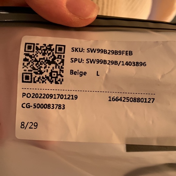 Nora Cora round neck sweater with button detail  NWT 🔴 - Picture 6 of 9